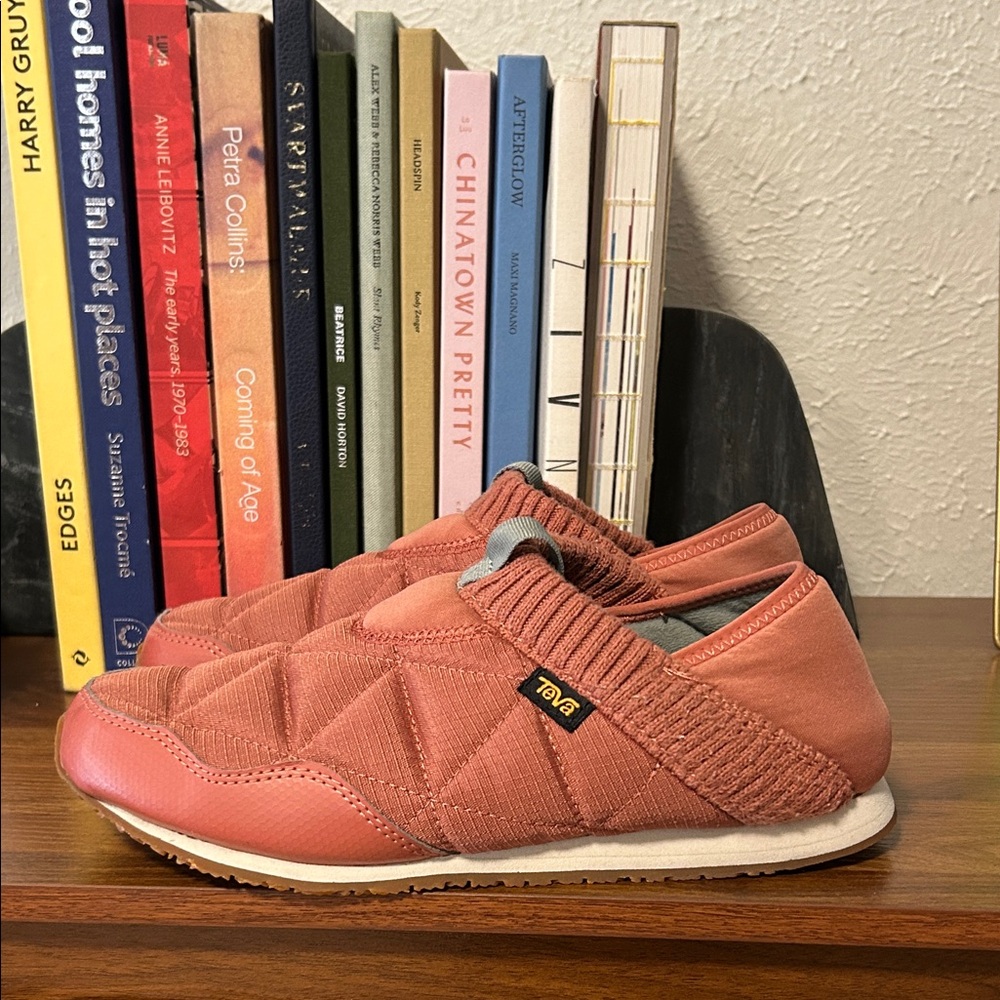 Teva Women's Quilted Ember Coral Slippers/Sneakers